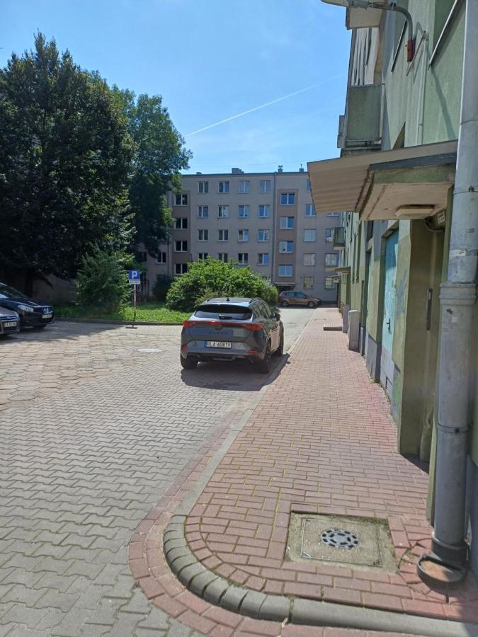 Ommpbooking Wspolna Lazienka Ченстохова Экстерьер фото
